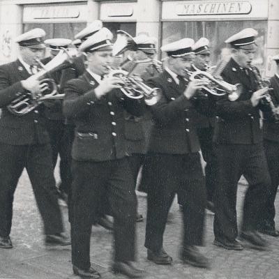 1954